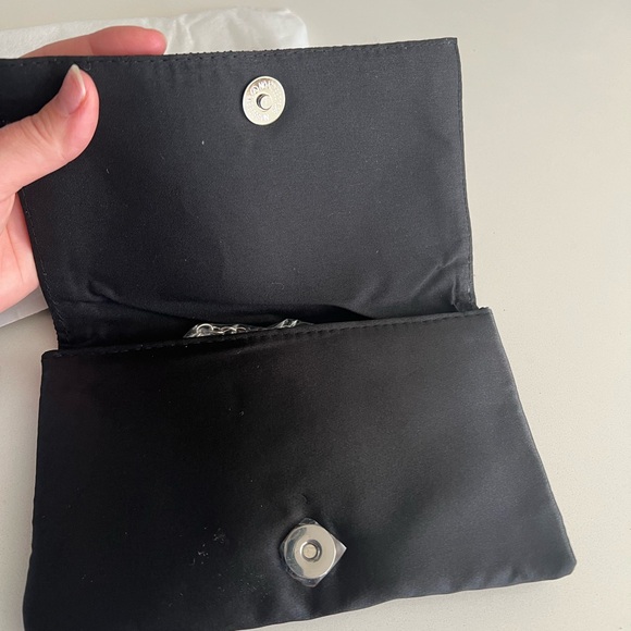 Amber Sceats The Stella Crystal Bag with chain and satin back New - Picture 11 of 12